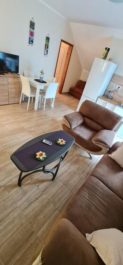Apartman Nina2 Risan Ngoại thất bức ảnh