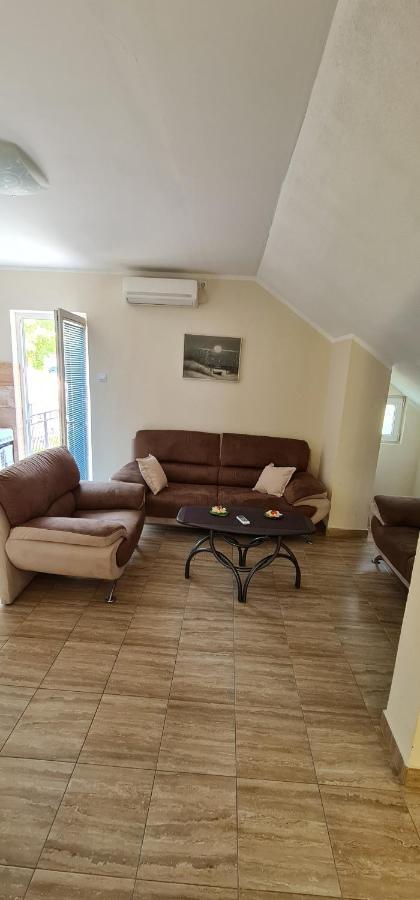 Apartman Nina2 Risan Ngoại thất bức ảnh