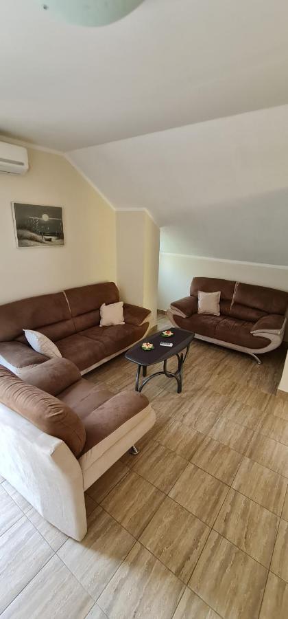 Apartman Nina2 Risan Ngoại thất bức ảnh