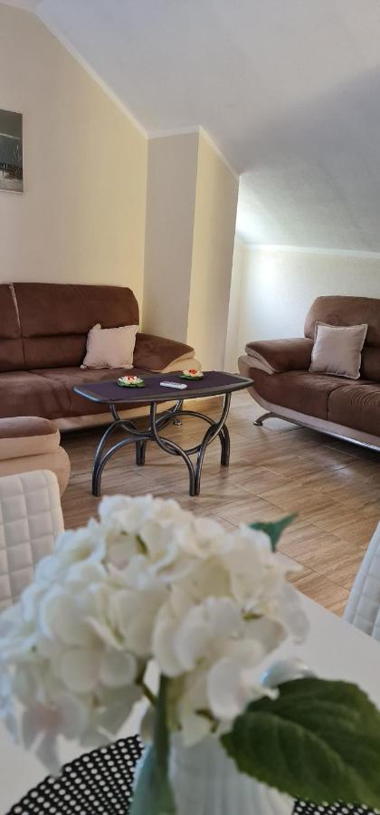 Apartman Nina2 Risan Ngoại thất bức ảnh