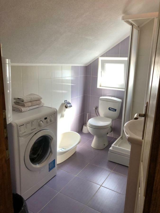 Apartman Nina2 Risan Ngoại thất bức ảnh