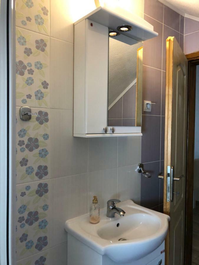 Apartman Nina2 Risan Ngoại thất bức ảnh