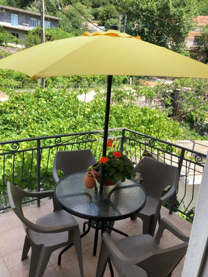 Apartman Nina2 Risan Ngoại thất bức ảnh