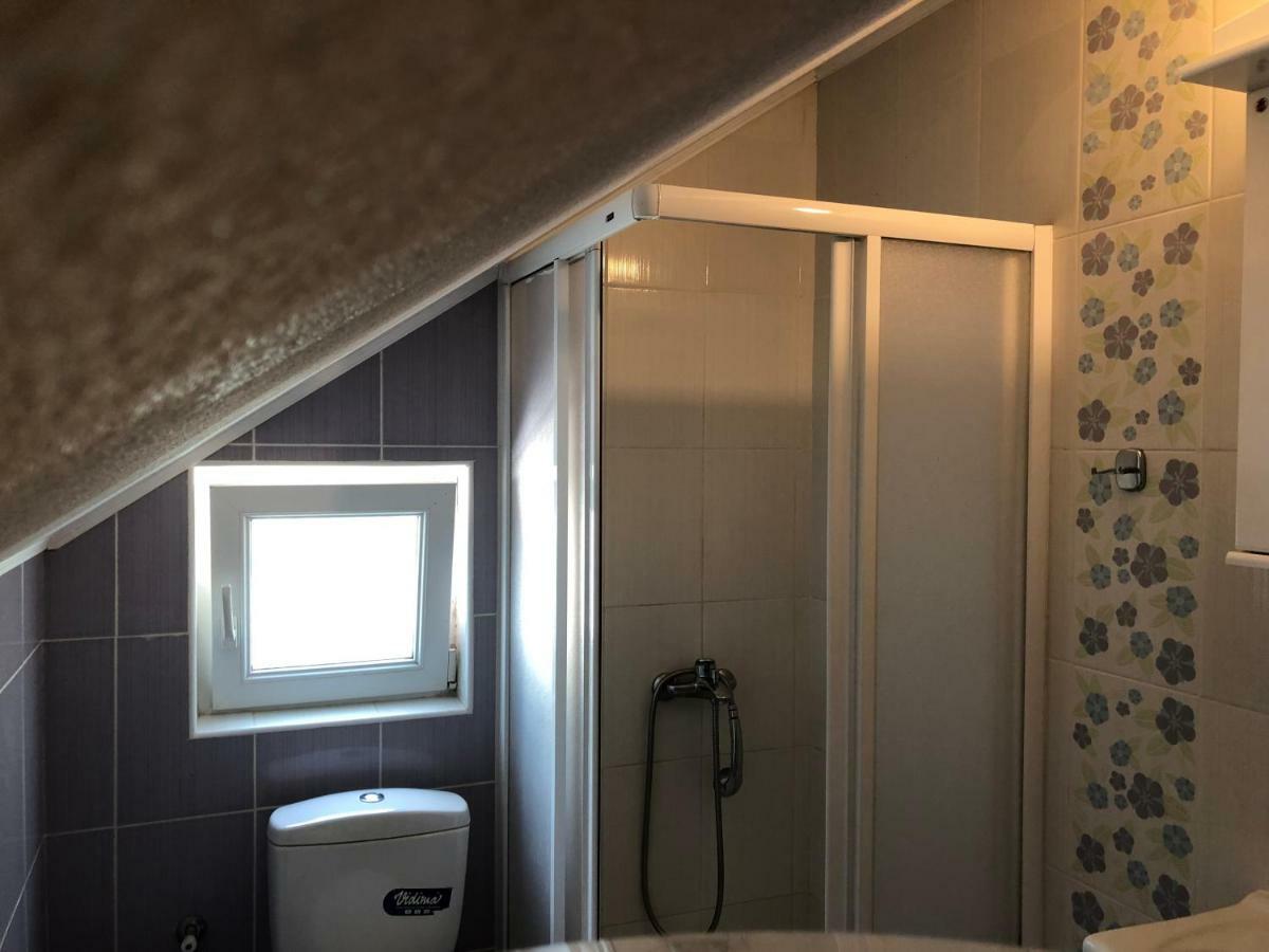 Apartman Nina2 Risan Ngoại thất bức ảnh